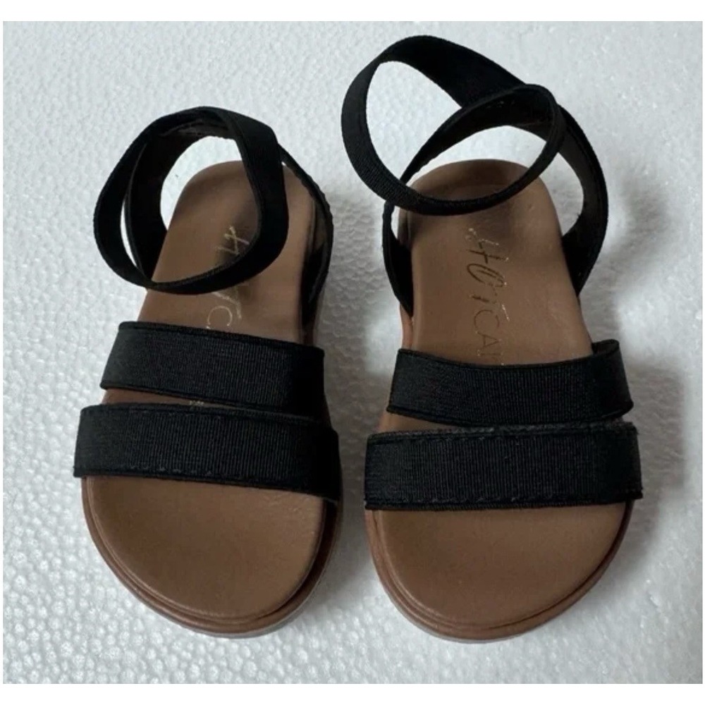 NIB Hot Cake Girls Black Strappy Flat Sandals Size 9 NIB